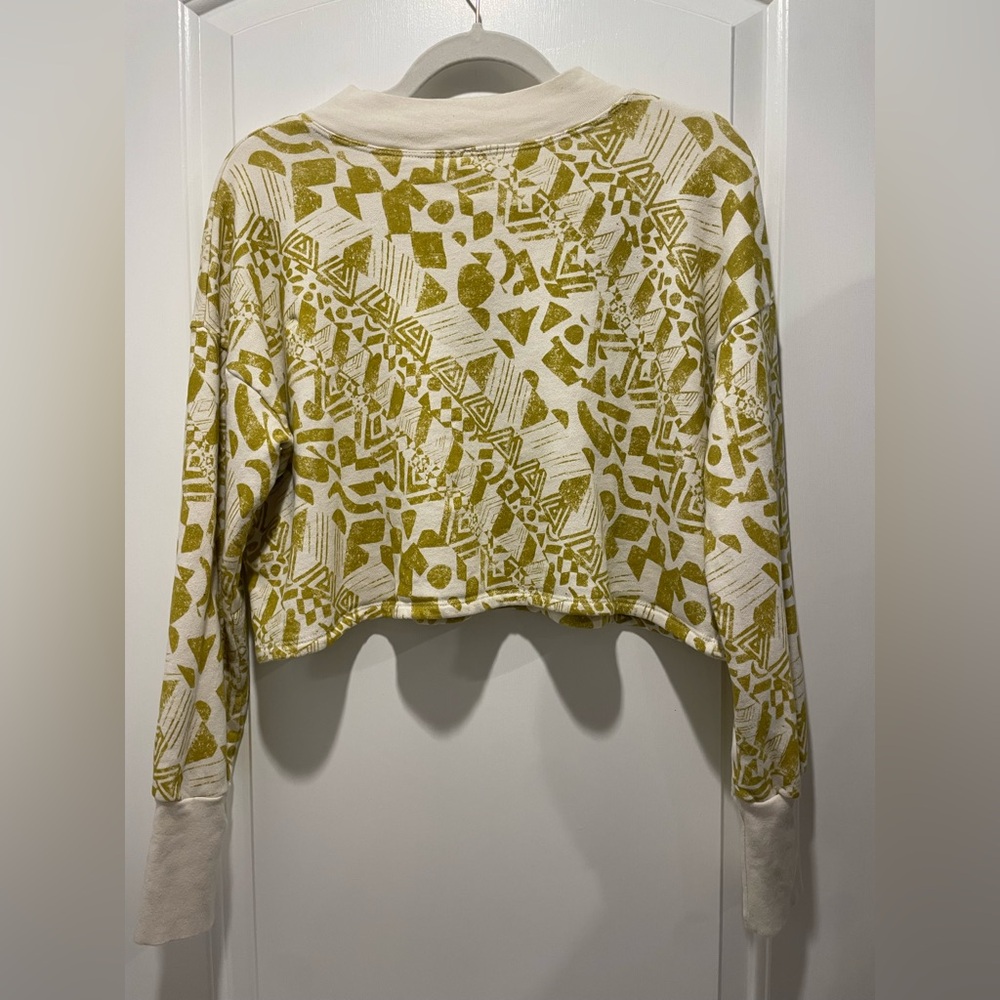Anthropologie Green and Cream Patterned Sweatshirt